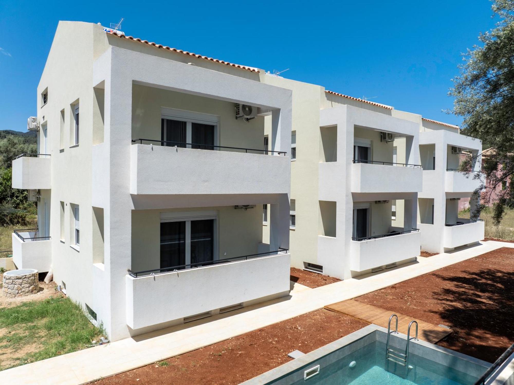 Miralis Apartments Nikiana Luaran gambar